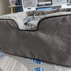 Dog Booster Car seat - Pet Gear, Perfect Condition 