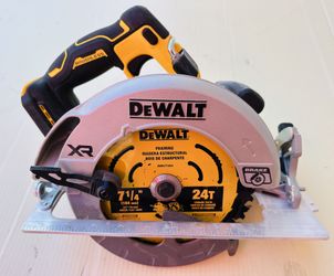 DEWALT DCS590 20V XR Brushless Cor 7-1/4 in. Circular Saw (Tool Only)