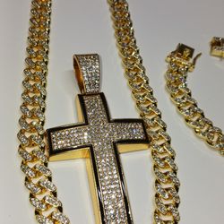 New 30 Inch Chain W/Pendant & 8 Inch Bracelet 
