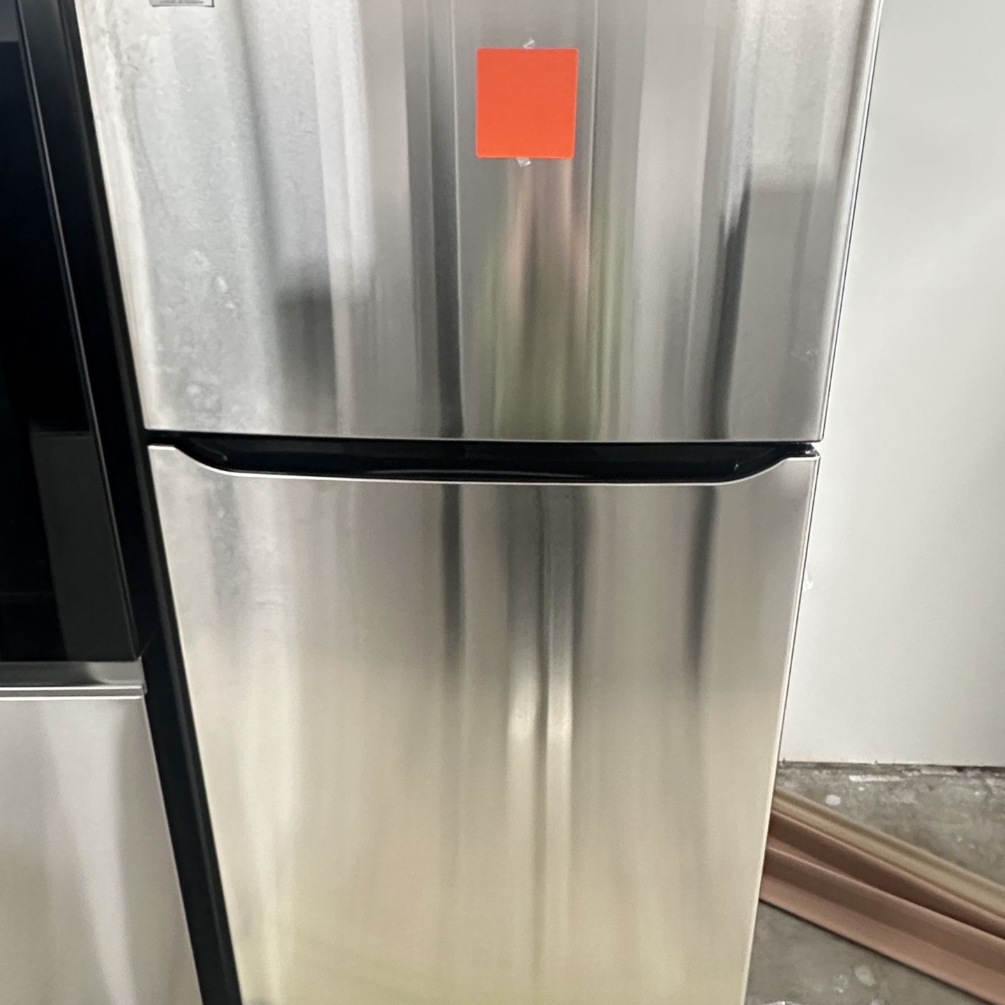 LG 33” Wide Top Freezer Refrige 