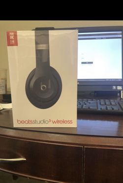 Beats studio3 (open box never used)