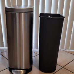 (Simplehuman) 45-Liter Slim Trash Can

