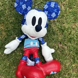 Disney Mickey Mouse 2022 Happy New Year Plush 17