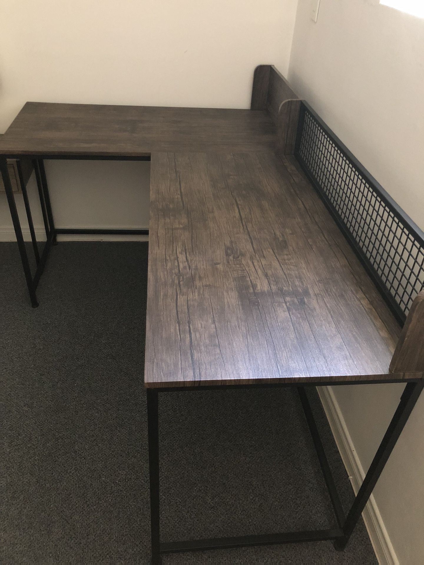 Vela L Shape Desk Walnut FREE for Sale in Los Angeles CA