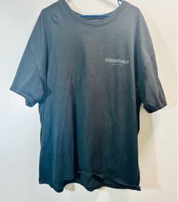 Essentials Men's XL Tshirt