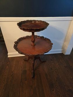Antique Mahogany 2-Tier Pie Crust Dumbwaiter Table / Tea Table
