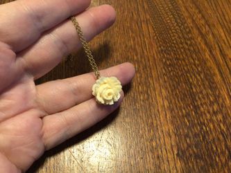 Vintage Dainty Rose pendant and chain