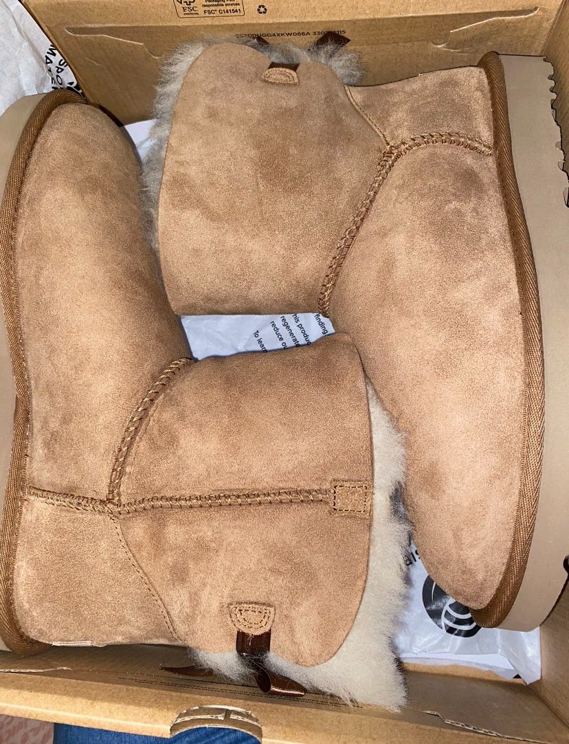 UGG BOOTS