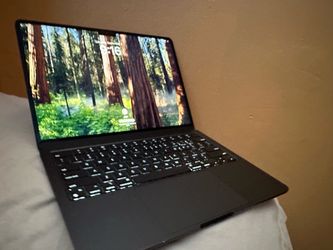Late. 2024. MacBook Air. 13” m3 chip /8Gb /256 ssd