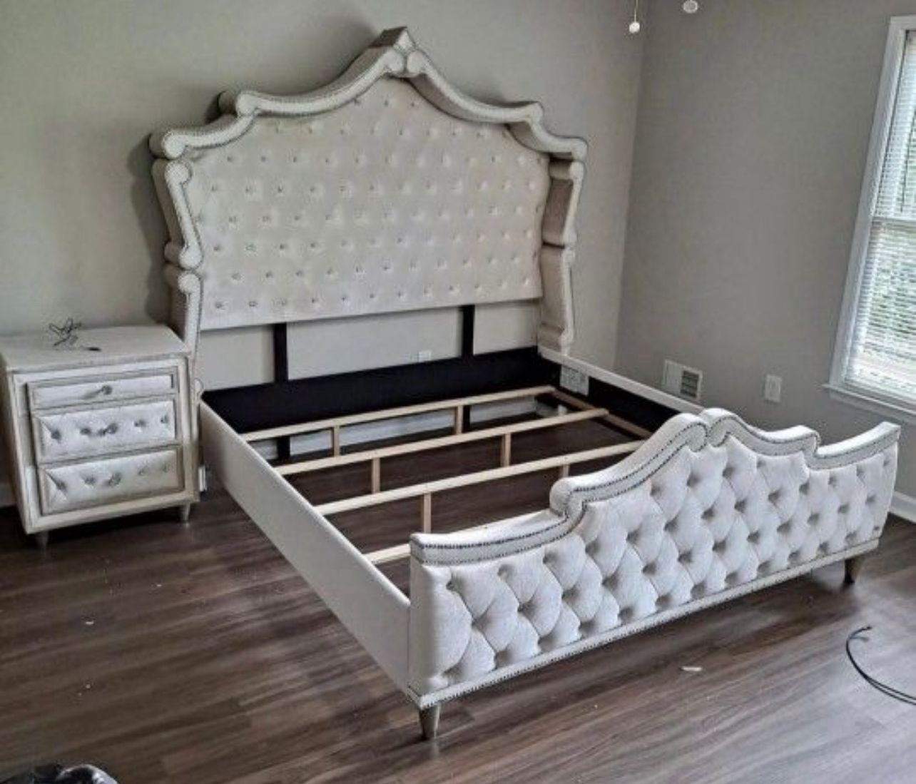 Cream Queen bed Velvet Beige New $799