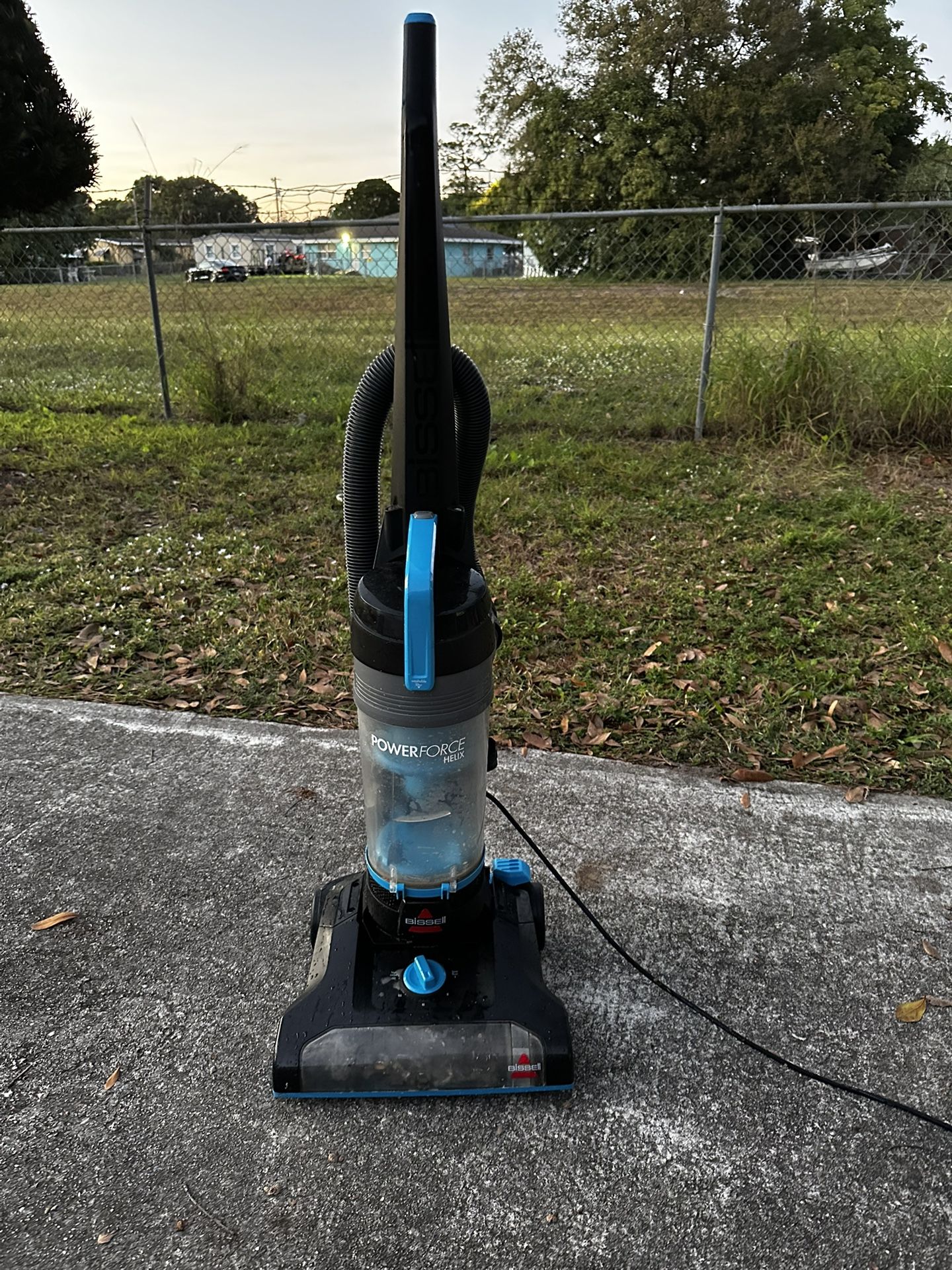 Bissell PowerForce Helix Upright Vacuum – Works