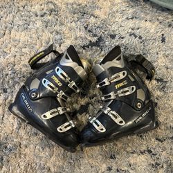 Ski boots Size 10