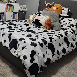 Full size Cow Print Duvet Cover and Shams