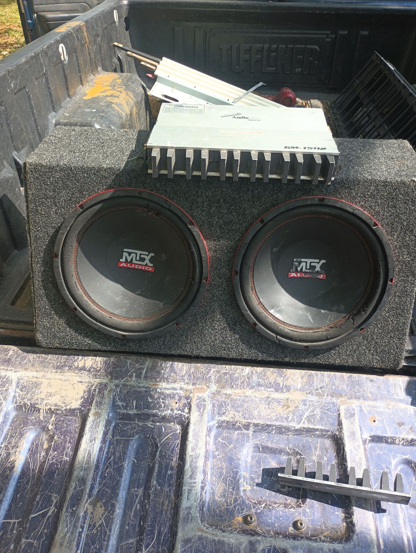 Speeker box an amp for Sale in Sarasota, FL - OfferUp