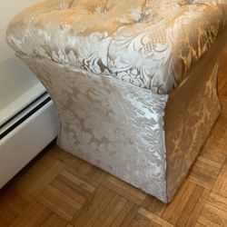 Seat/ottoman