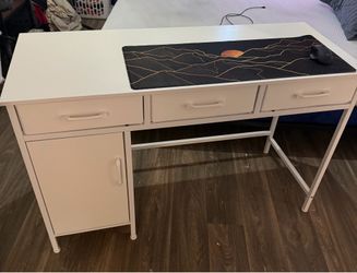 Computer gaming desk