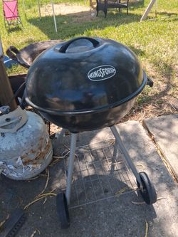 Kingsford bar-b-que pit