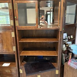 Henredon TV/ display cabinet