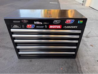 Husky tool box, with 2 keys