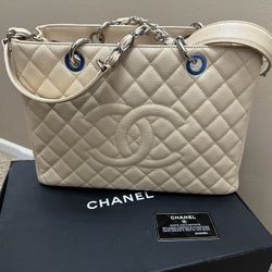 Chanel Caviar GST Beige 