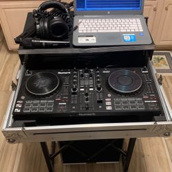 Mixtrack Platinum  Fx, Odyusa Flight Case And Stand 