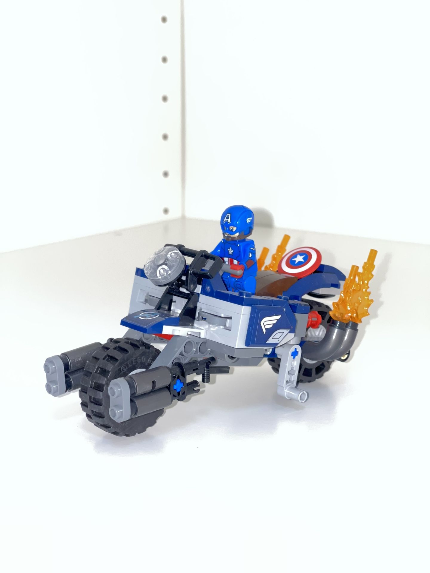 LEGO Captain America Motor Bike