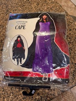 HALLOWEEN Hooded Black Velveteen Cape Adult Costume