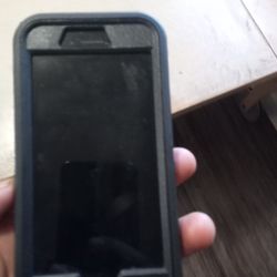 Iphone 7 With Otter Case And Clip