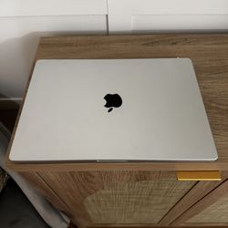 MacBook Pro M2 Max 32gb Ram 1tb Storage