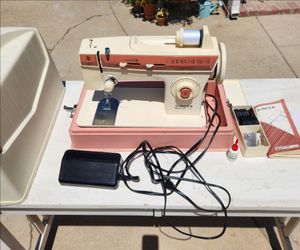 Singer  Merritt 2404 sewing machine