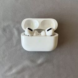 *SALE* Brand New Apple AirPods With Wireless Charging Case New Generation .