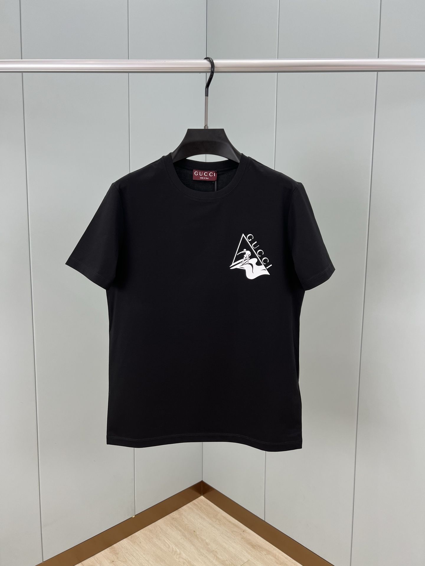 Gucci Surf Print Cotton Jersey T Shirt Black Mens