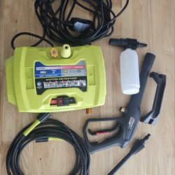 1800 PSI 1.2 GPM Cold Water Corded Electric Pressure Washer In Good Shape 