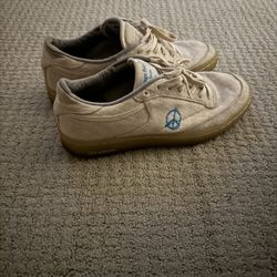 REEBOK TENNIS SHOES 