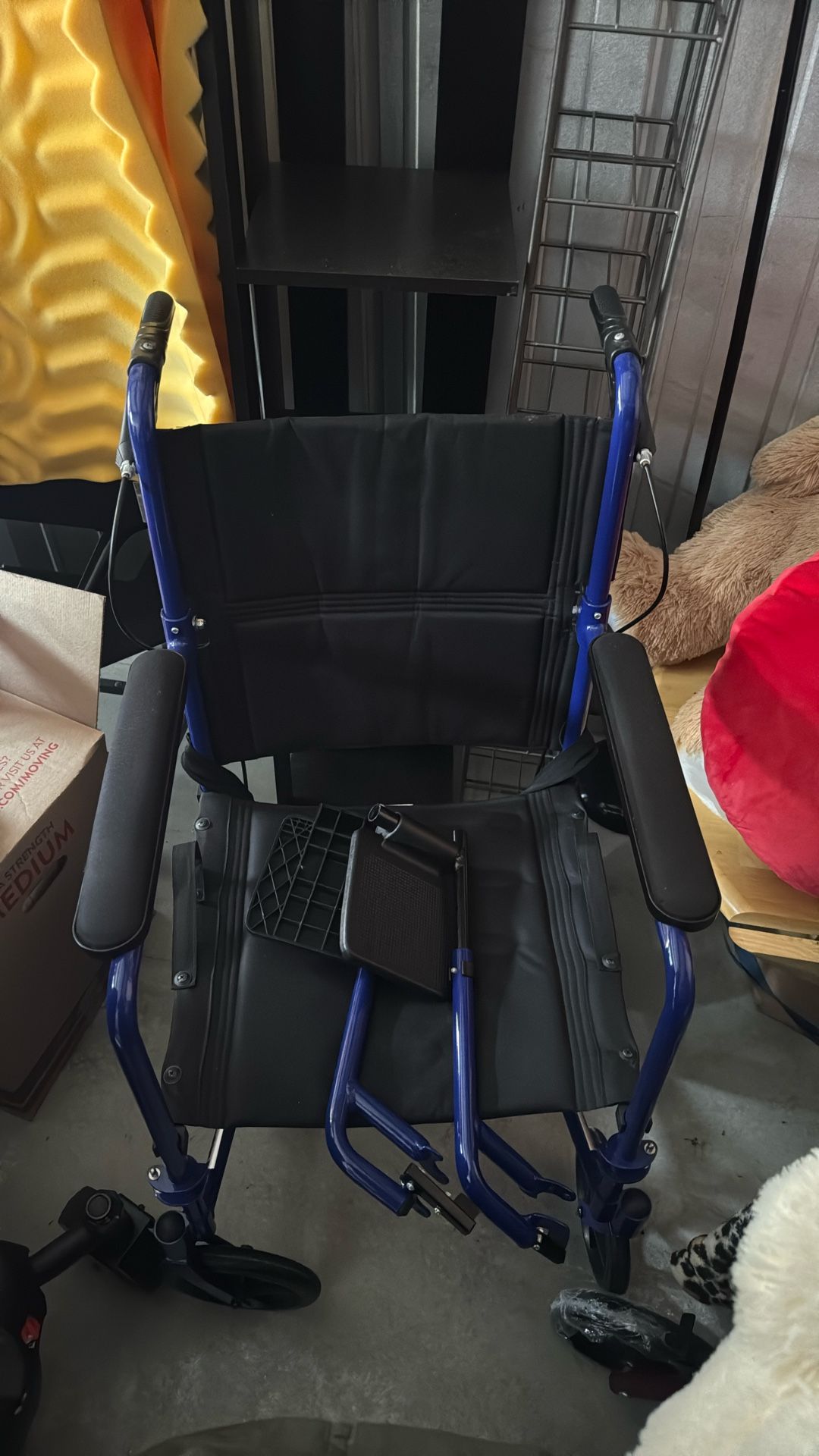Push Wheel Chair With Foot Rest