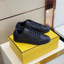 Fendi Men’s Sneaker With Box 2026 New