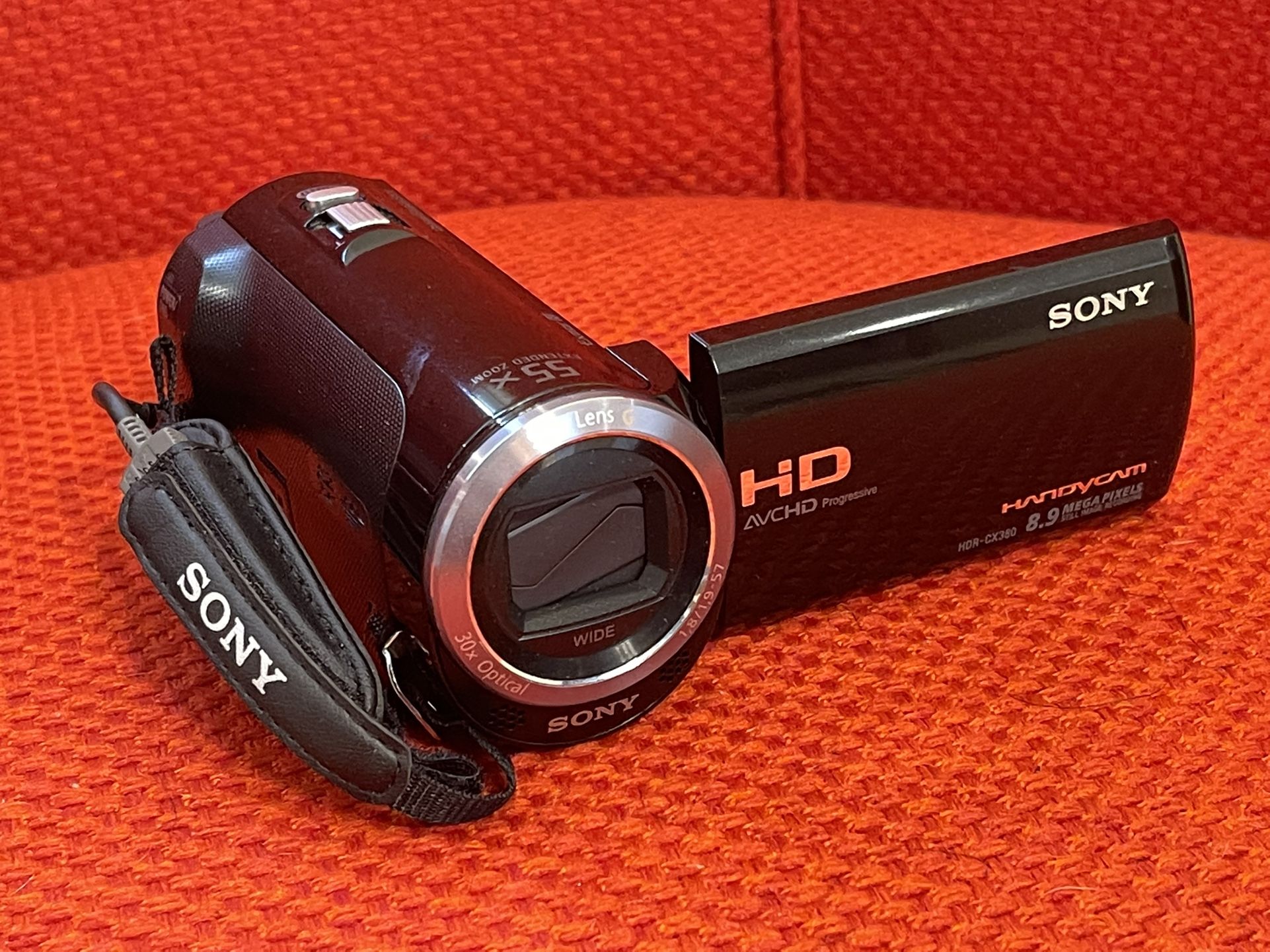 SONY HANDYCAM HDR-CX380 *NEVER USED*