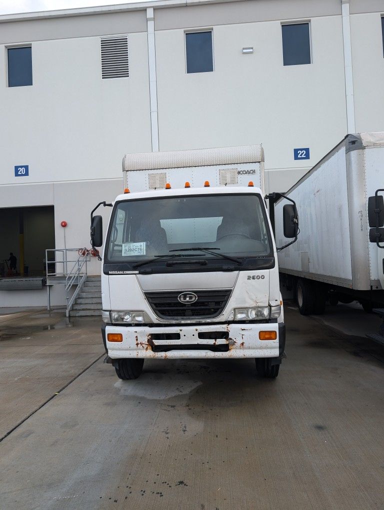 2008 Nissan Ud3000