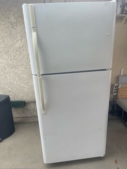 Kenmore fridge with freezer