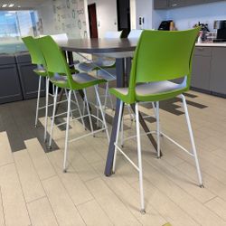 Stacking Chairs – Used, Space-Saving Seating