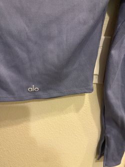 Alo Yoga Long Sleeve Crop Top