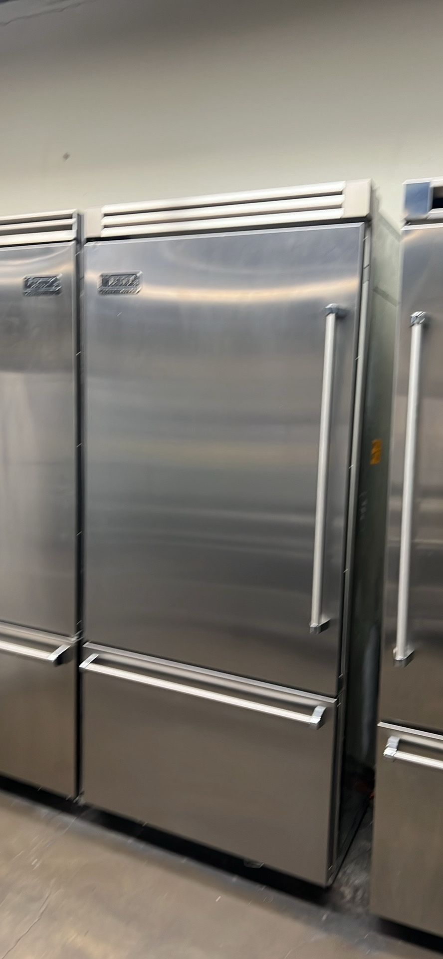 Viking 36”Wide Built In Bottom Freezer Refrigerator Stainless Steel 