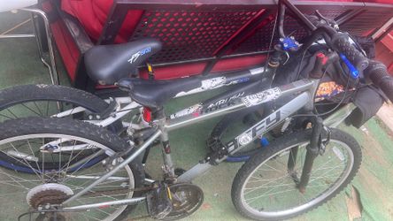 3 bikes for sell for parts
