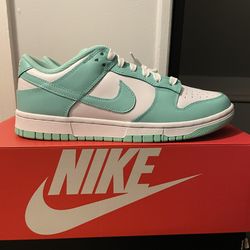 Nike Dunk Low Green Glow Size 7.5