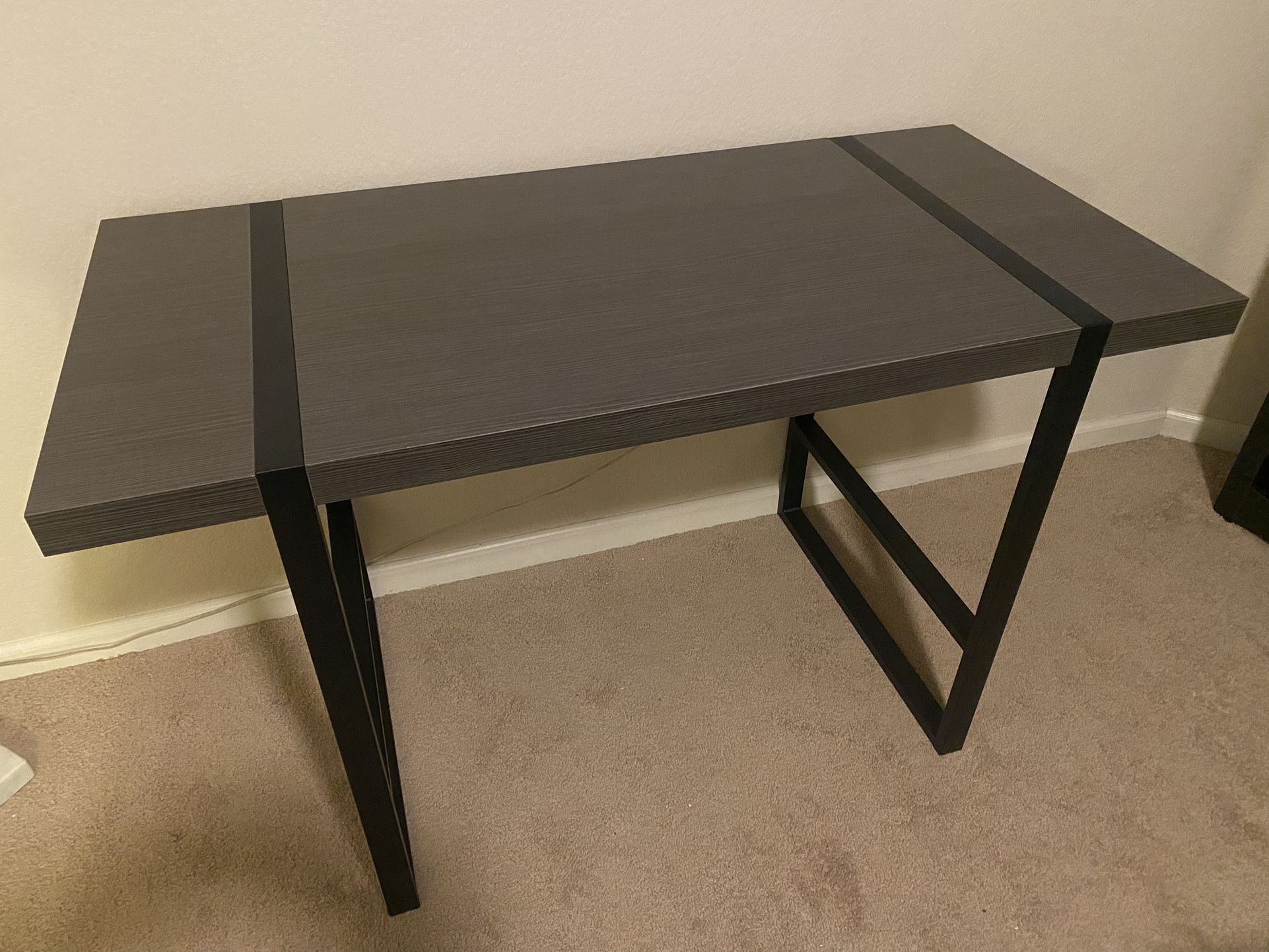 Brand New Laptop Table Desk Bureau side accent table