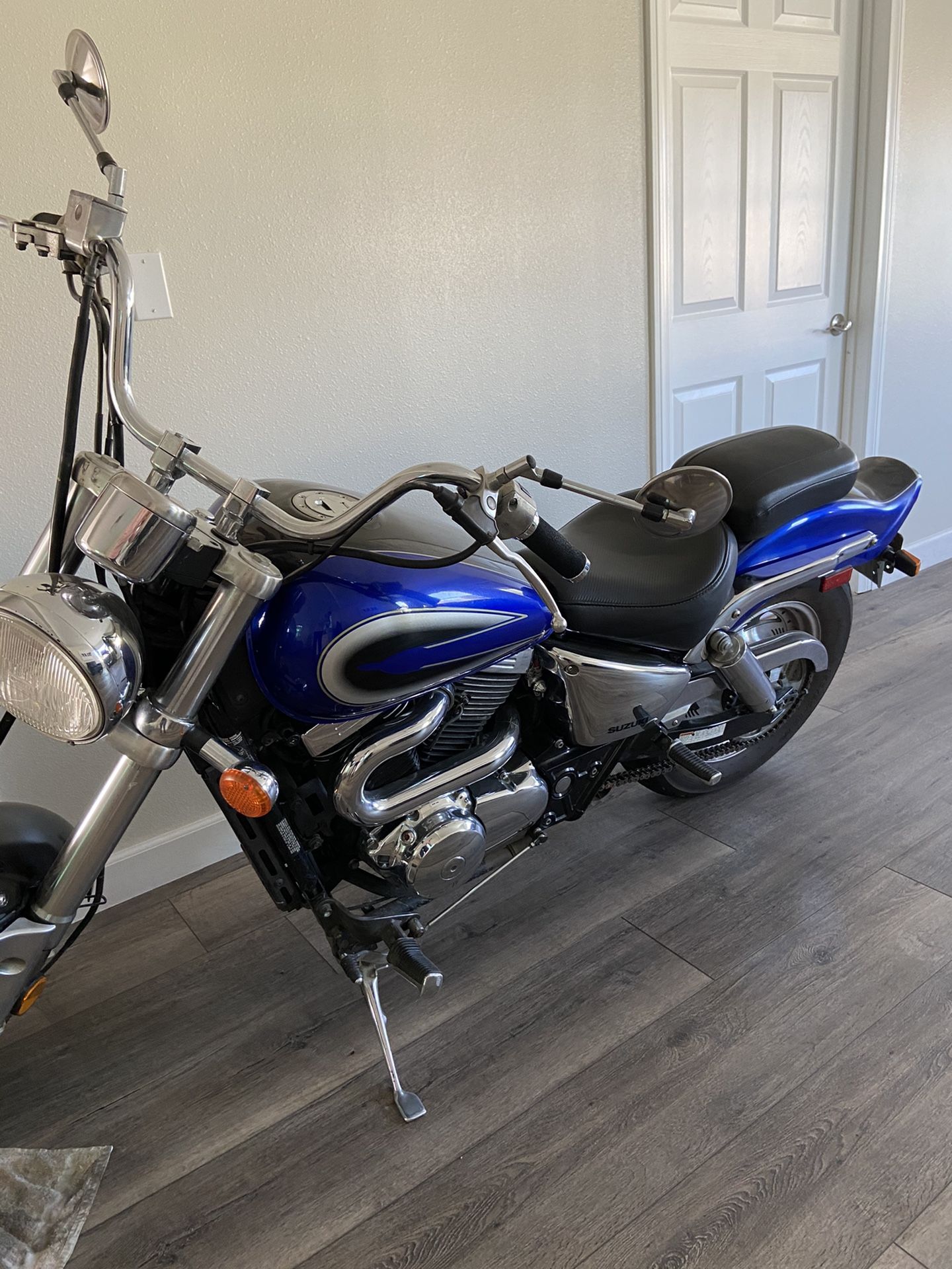 2000 Suzuki motorcycle