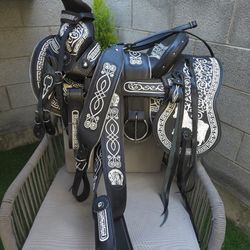 Beautiful 15” charro saddle made with high-quality. Perfect for charro riding, horse owners, 