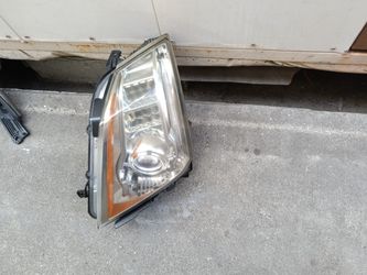 2008-2013 Cadillac CTS Xenon Hid Complete Headlight With All The Accessories Oem.