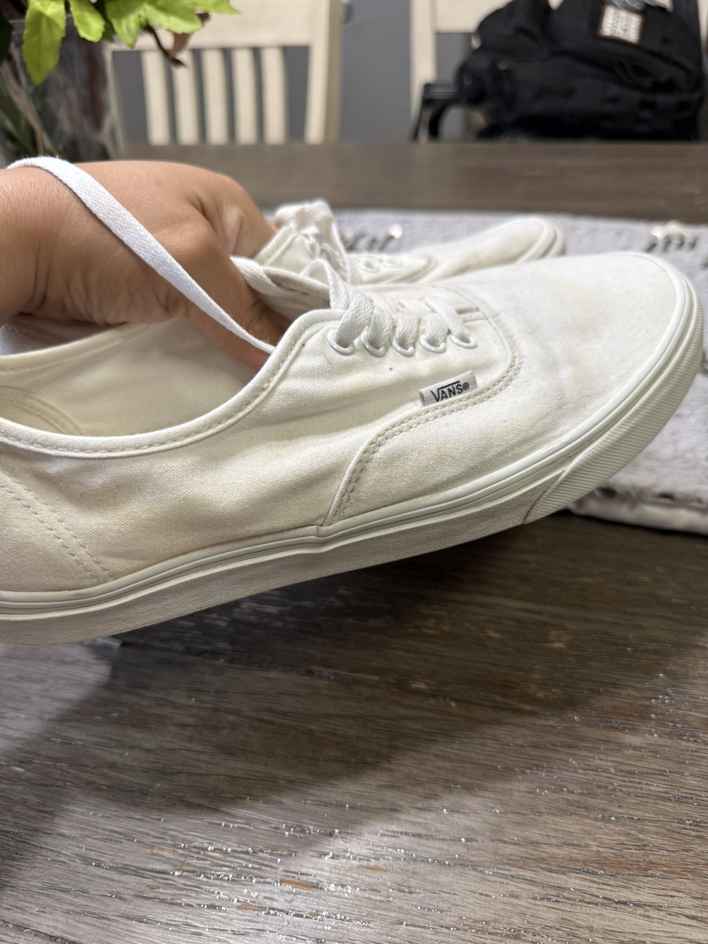 Men’s White Vans