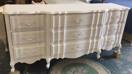 Shabby Chic Vintage Painted French Provincial Dresser